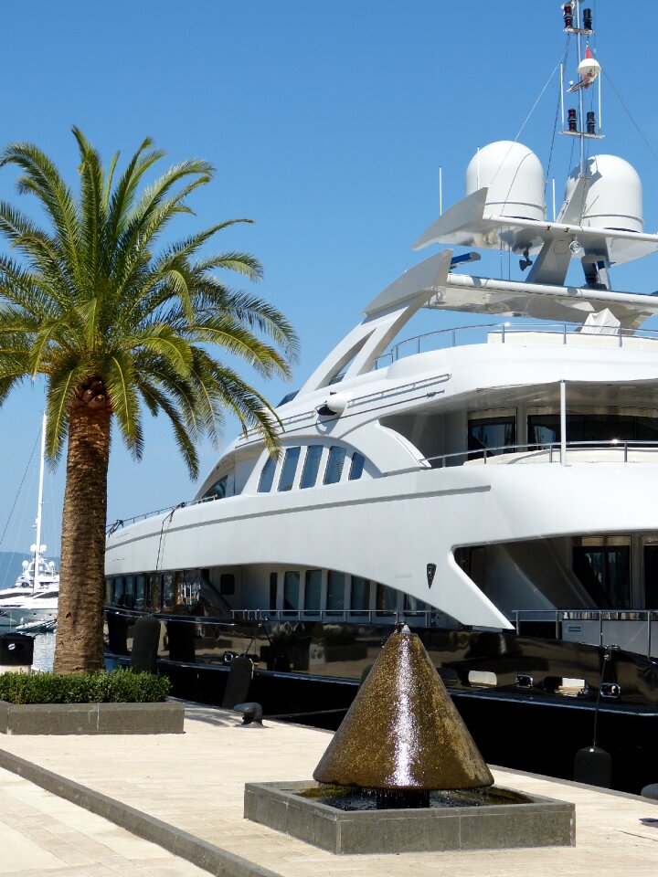 Luxury yacht motor yacht powerboat