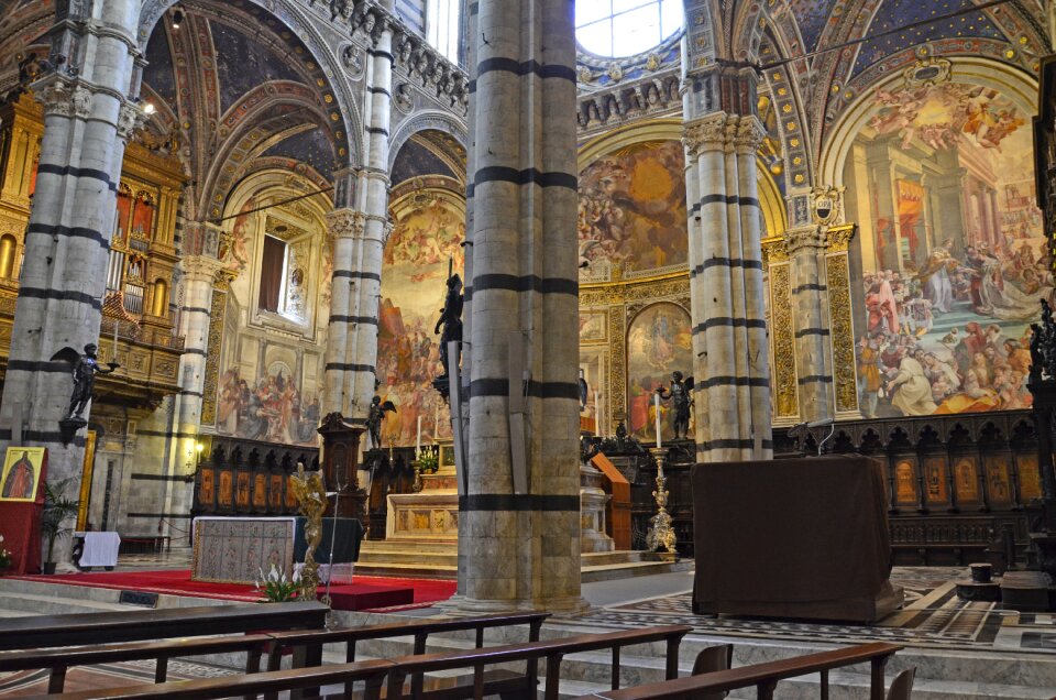 Architecture tuscany religion