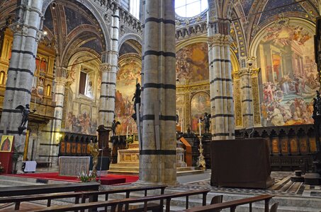 Architecture tuscany religion
