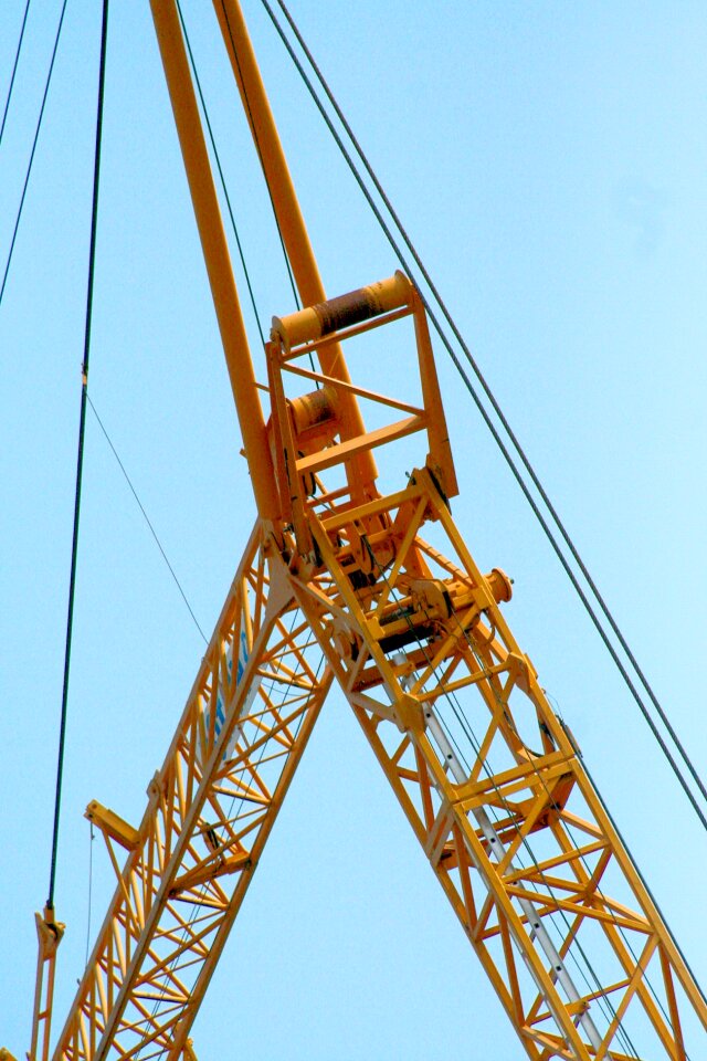 Sky cables lattice
