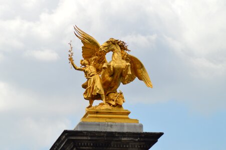 Alexandre iii bridge statue paris