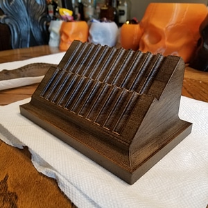 Cologne/perfume sample holder