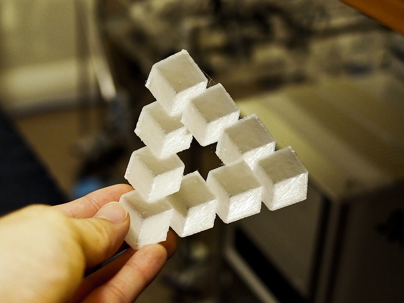Penrose Triangle Illusion