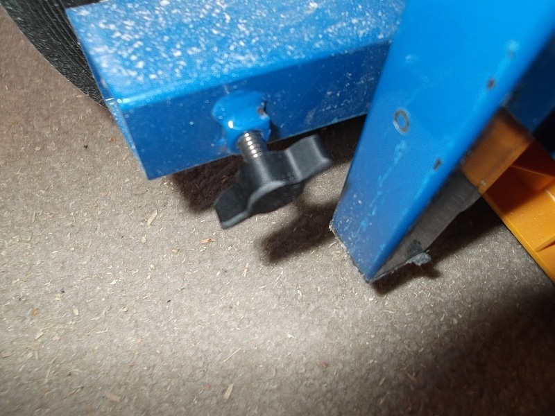 Table Saw Leg Screw