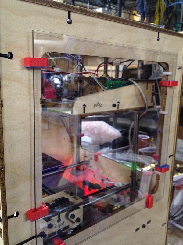 Window clip for makerbot