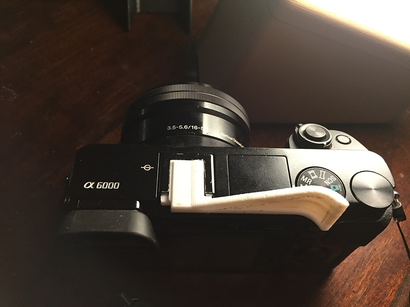 Hotshoe Grip