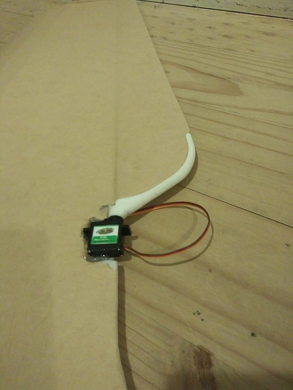 Direct elevon actuator Version 2