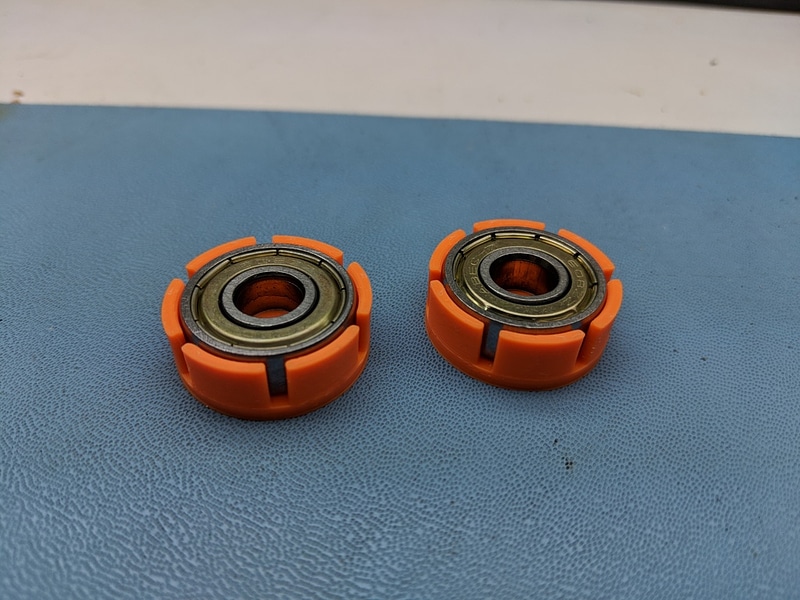 Captured (blind) bearing holder