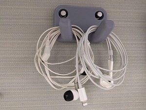Earbud Hanger