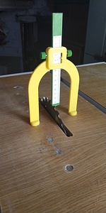 pequeño medidor para altura de discos de corte y fresado, caliper