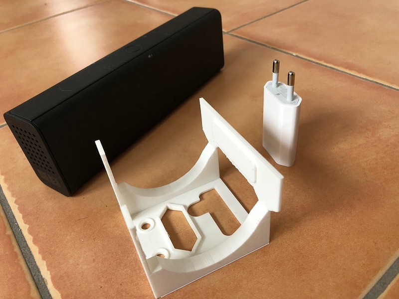 Wall mount for LaMetric (no drilling)
