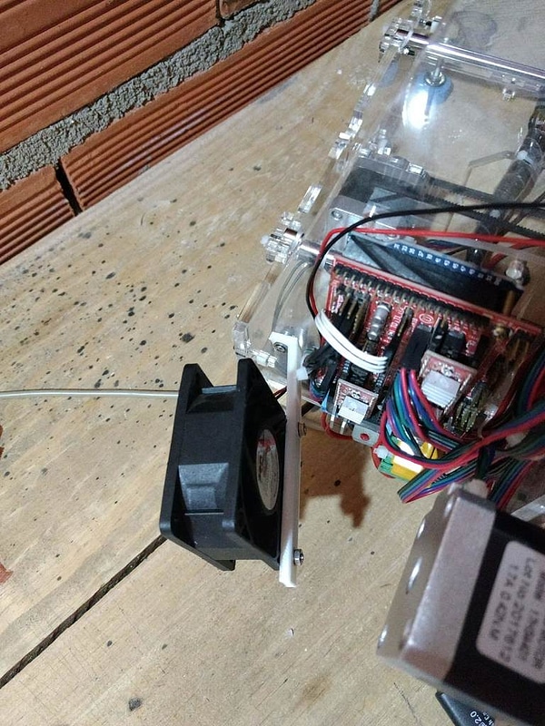Single cooler support
