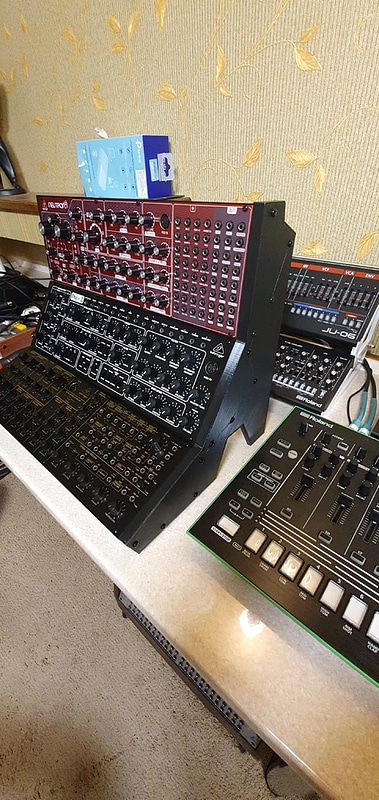 Behringer K2, Pro 1, Neutrol 3 tier stand