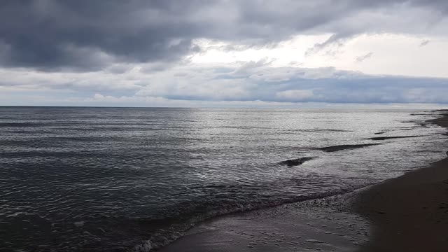 Sea surf waves