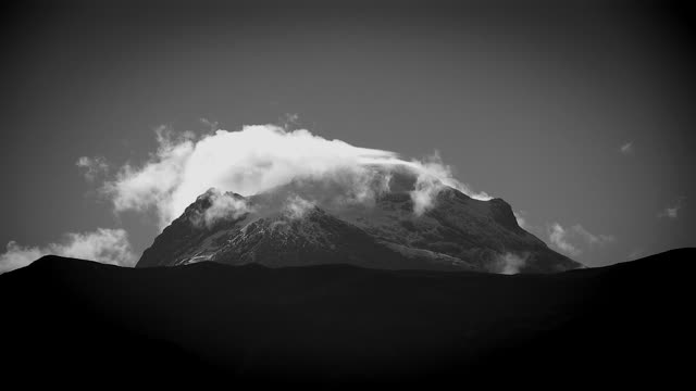 Black and white nevado clouds