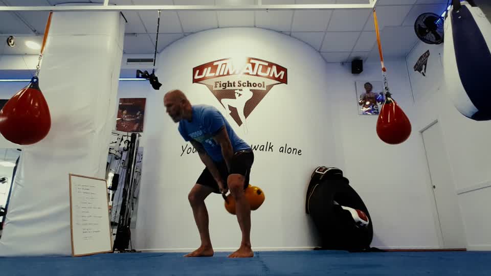 Snatch kettlebell kettlebell training