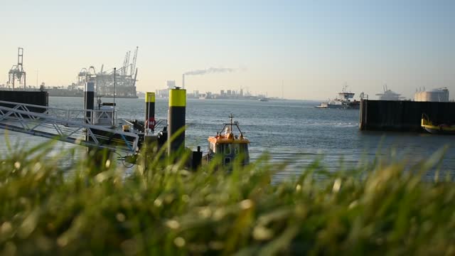 Port rotterdam shipping