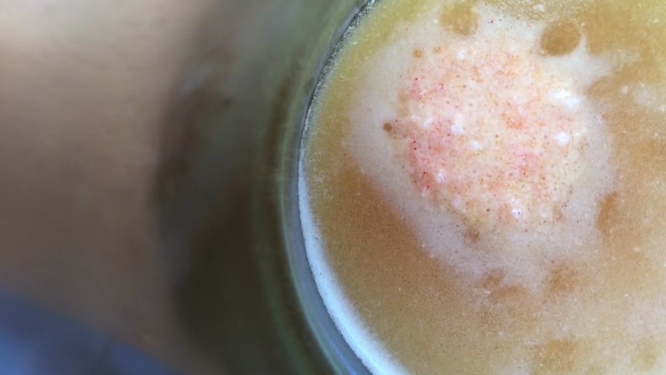 Effervescent tablets champagne glass