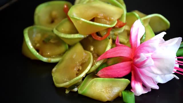 Peking courgette cabbage