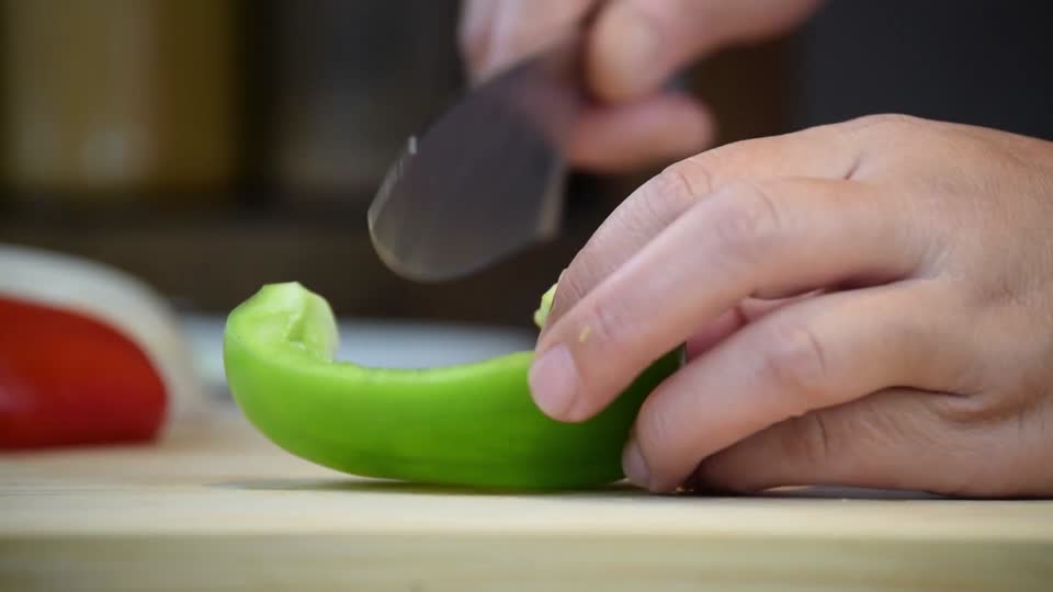 Slicing peppers sweet
