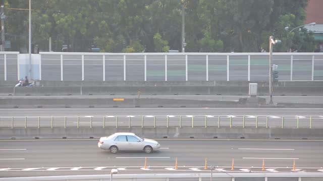 Highway vehicle building