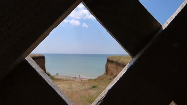 Sea alcove grille