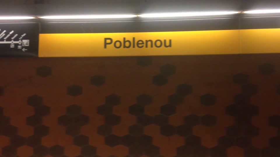 Metro tube transport