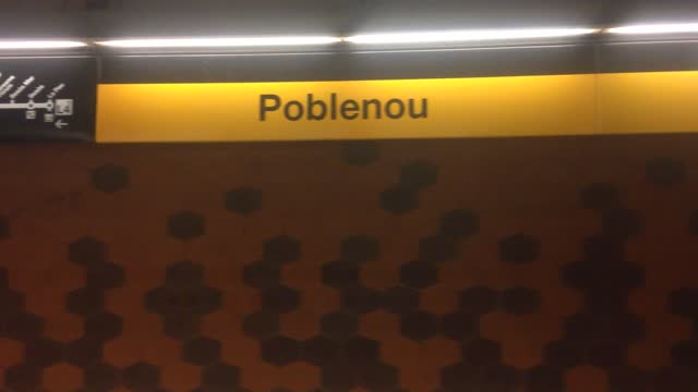 Metro tube transport