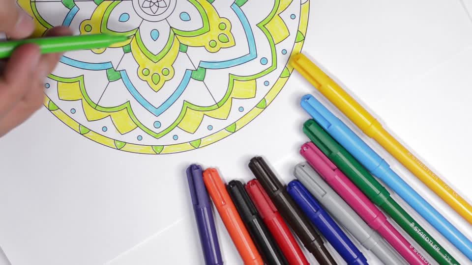 Colour color to illuminate