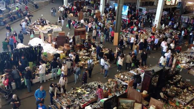 Market flea market busy