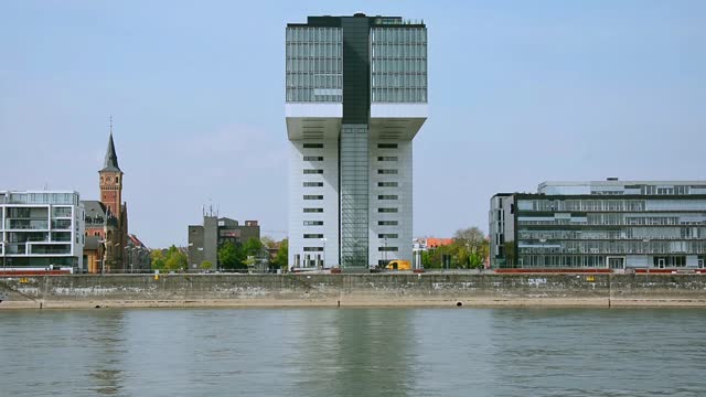 Cologne rhine crane house