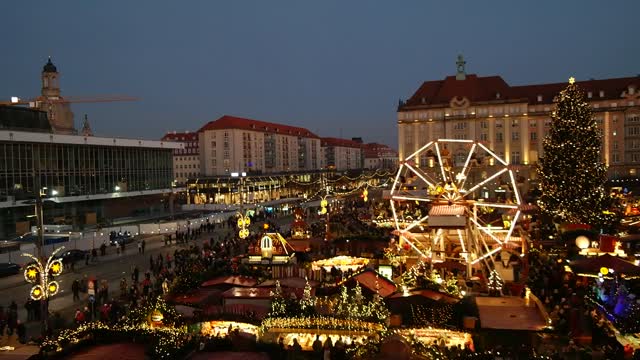 Striezelmarkt dresden old market