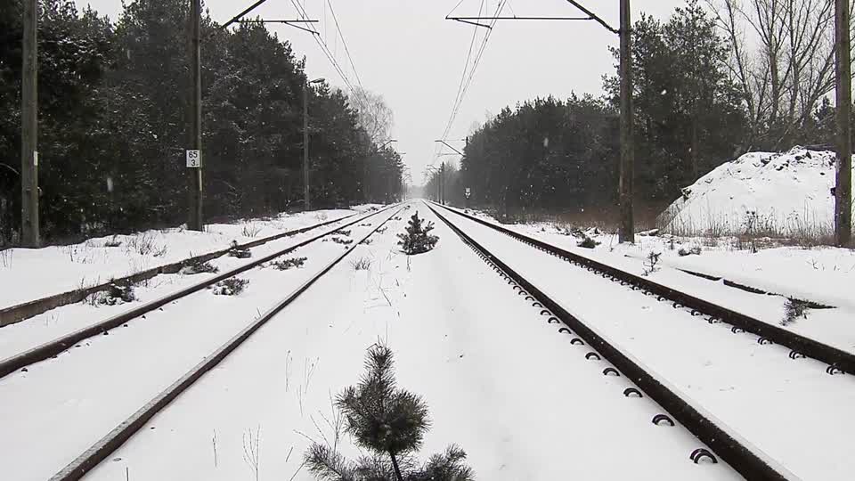 Tracks snow winter