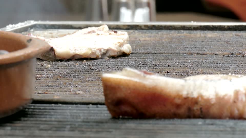 Grilling flesh grill