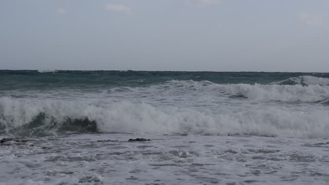 Sea waves water