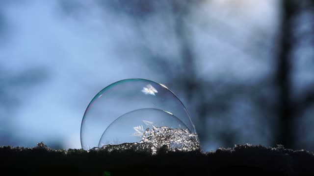 Soap bubble freeze crystal formation
