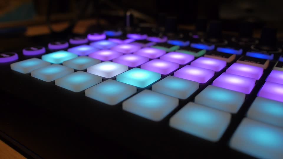 Synthesizer instrument modern