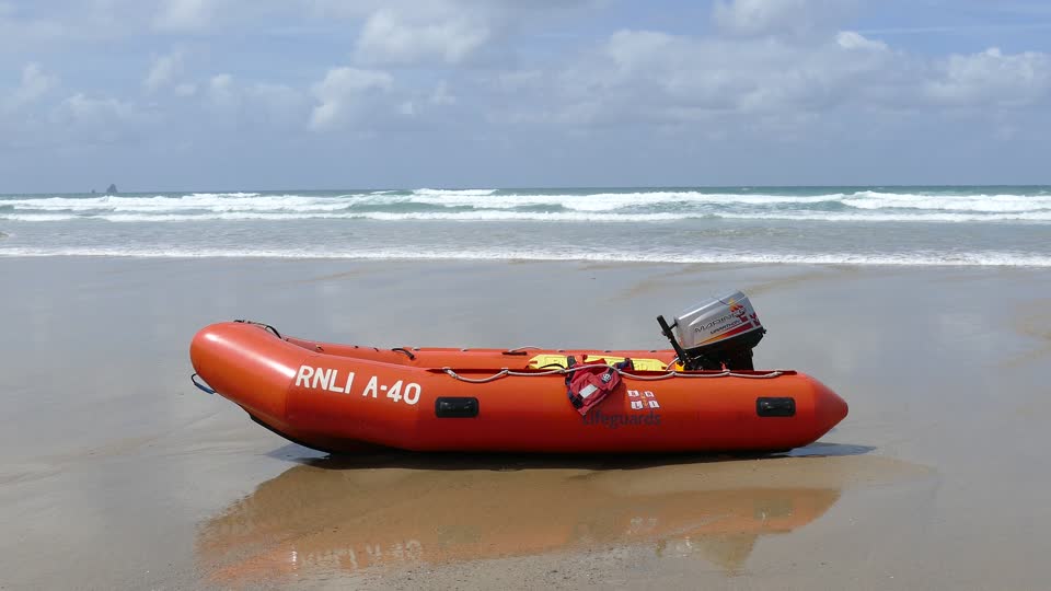 Rubber dinghy lifeguard life raft