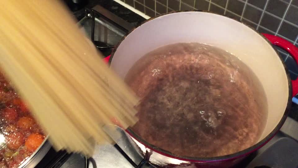 Pasta spaghetti cooking