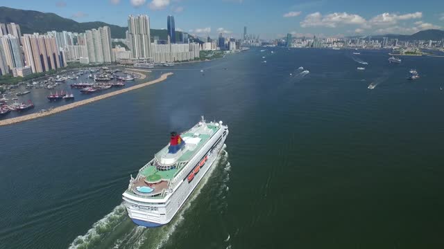 Cruise ship cruises harbour