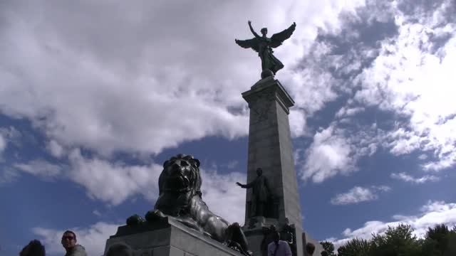 Montreal statue angel