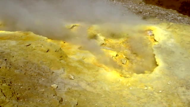 Volcano sulfur mountain