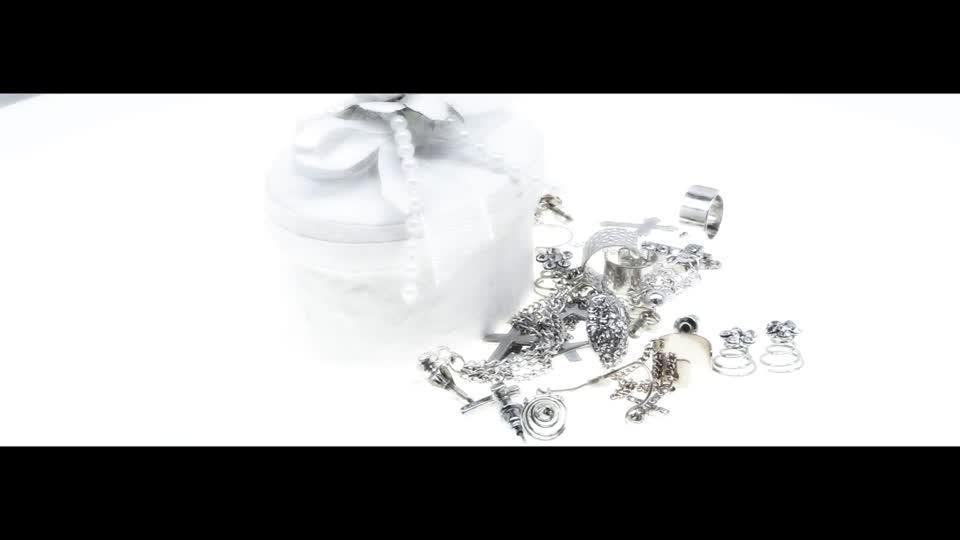Jewellery treasure chest earrings