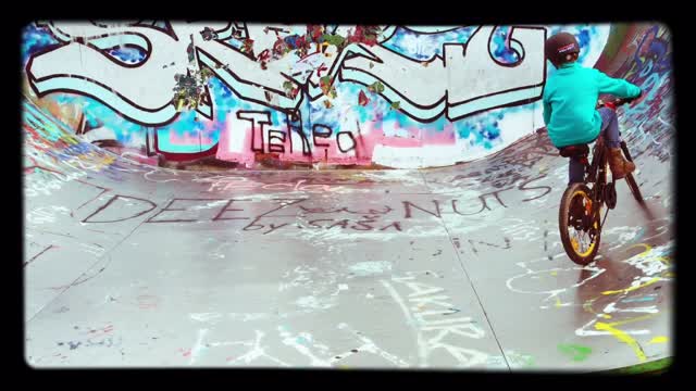 To go biking halfpipe child