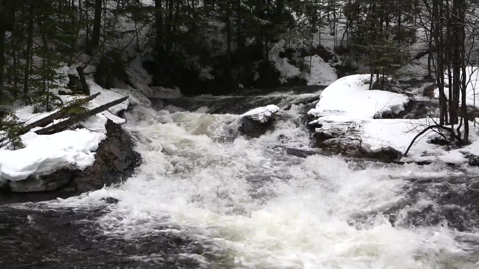 Cascade stream winter