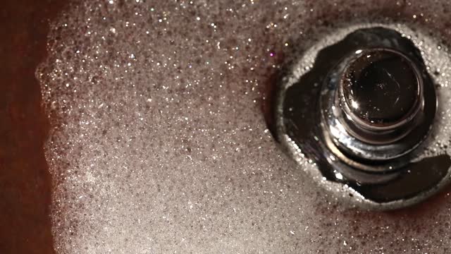 Foam sink wet