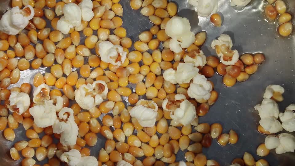 Popcorn popping cooking