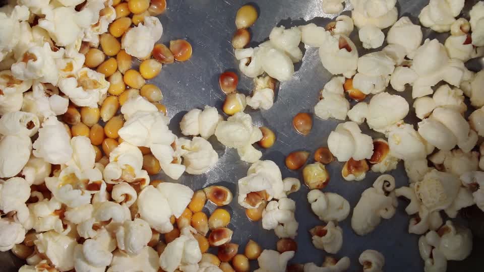 Popcorn popping cooking