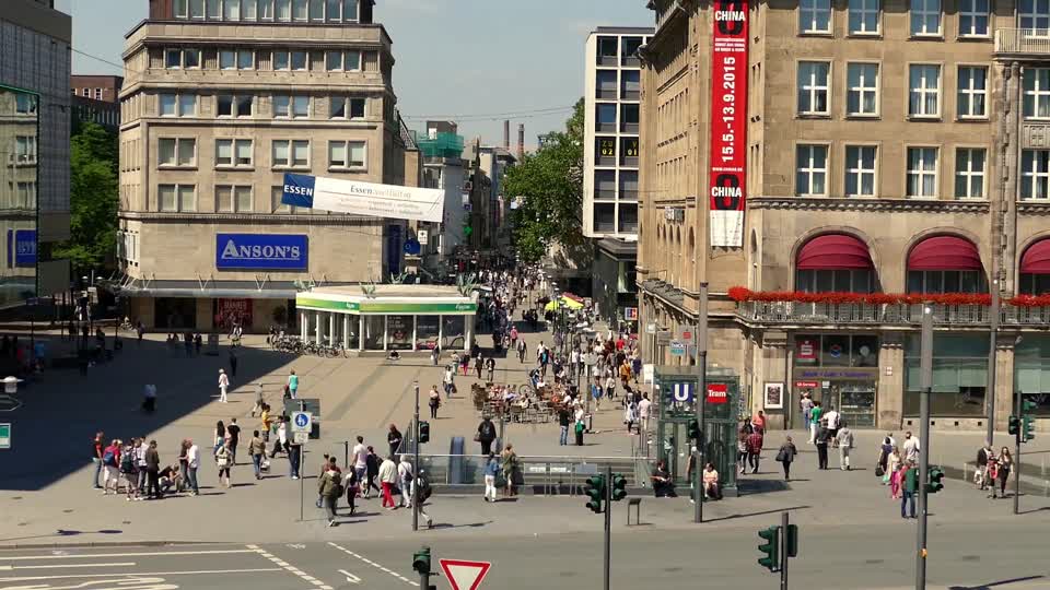 Shopping pedestrian time lapse