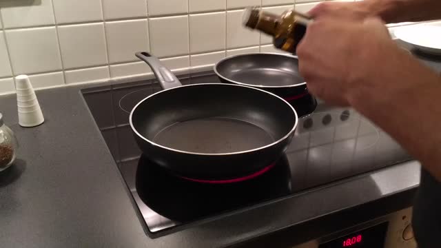 Schnitzel grill pan